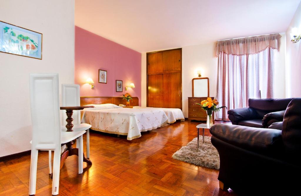 Апартаменты (Апартаменты (для 3 взрослых)) отеля Residencial Colombo, Фуншал