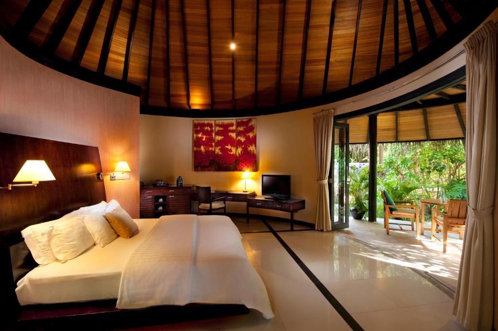 Вилла (Deluxe Beach Villa with Free PCR Test) курортного отеля The Sun Siyam Iru Fushi Luxury Resort Maldives, Медафуши