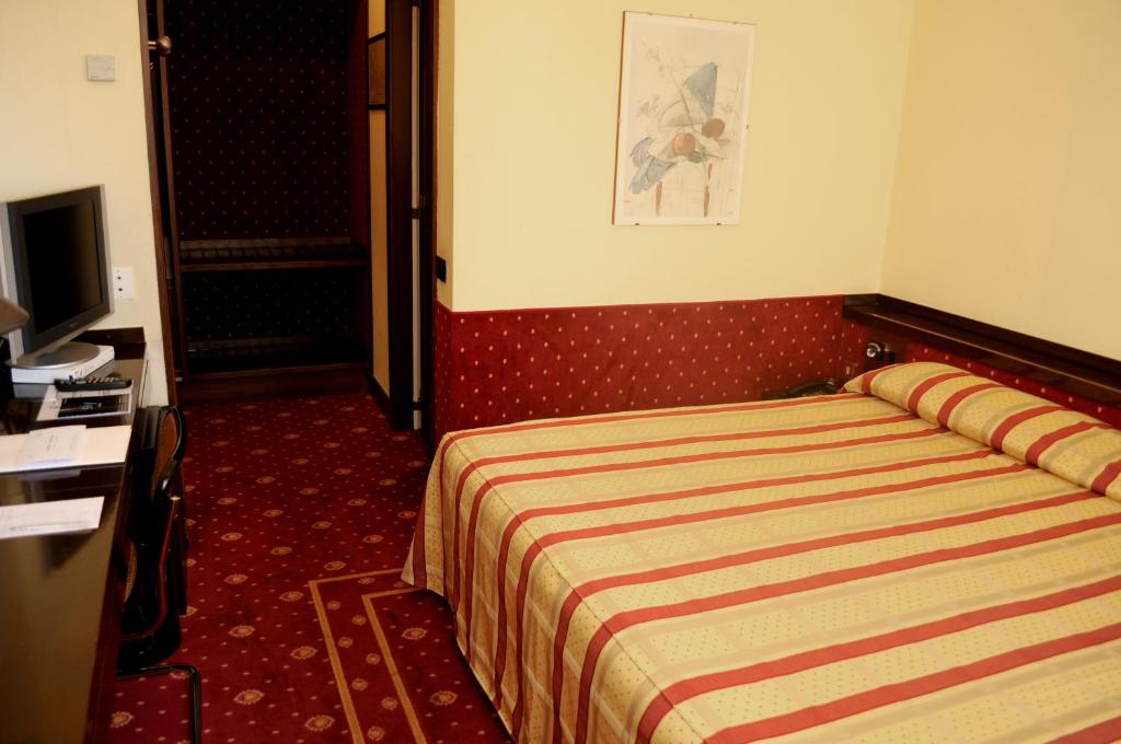 Двухместный (Стандартный двухместный номер с 1 кроватью) отеля Hotel Excelsior San Marco, Бергамо