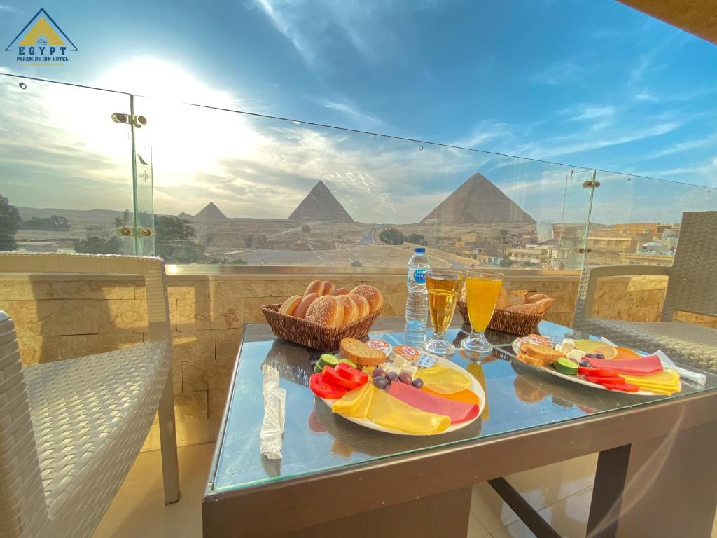 Двухместный (Номер Делюкс с видом на пирамиду) отеля Egypt pyramids inn, Каир
