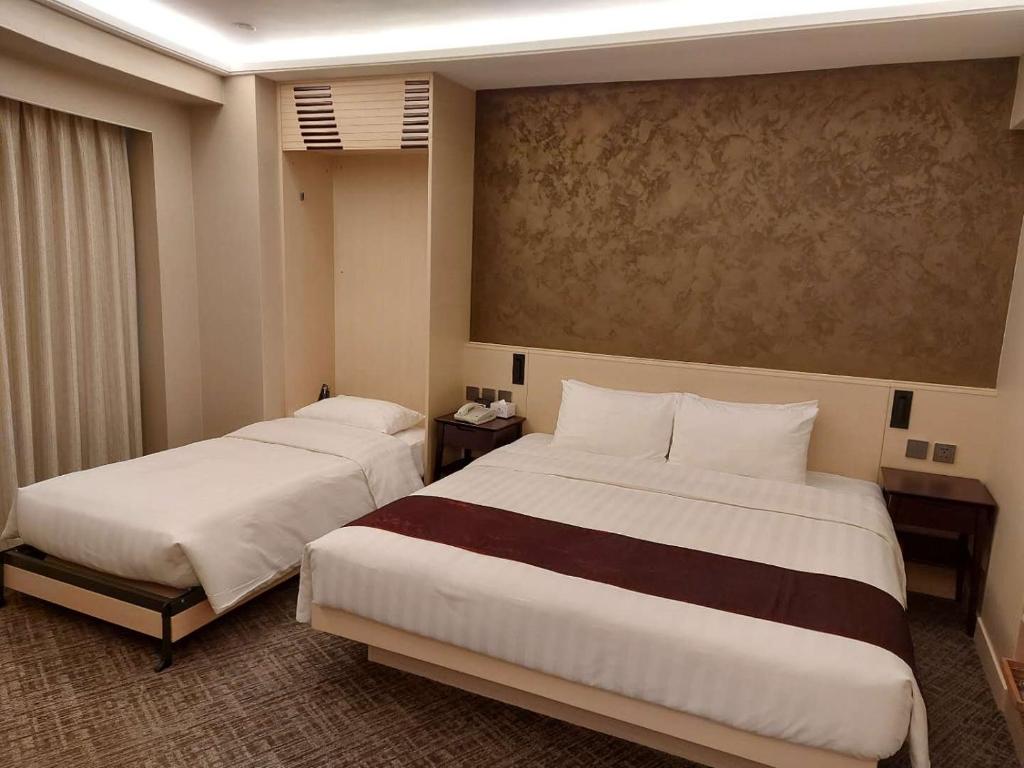 Семейный (Premier Studio - King Bed with open area), South Pacific Hotel