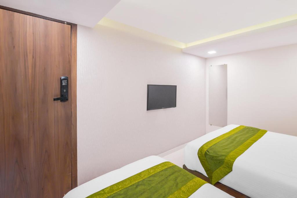Двухместный ([Sanitized] Double Room) отеля FabHotel Oxford Powai, Мумбай