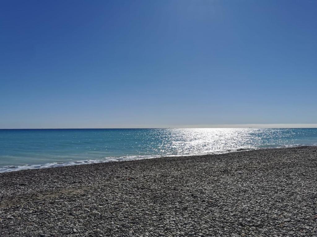 Номер (Бунгало), Adosado en la playa con piscina