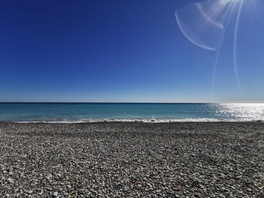 Номер (Бунгало), Adosado en la playa con piscina