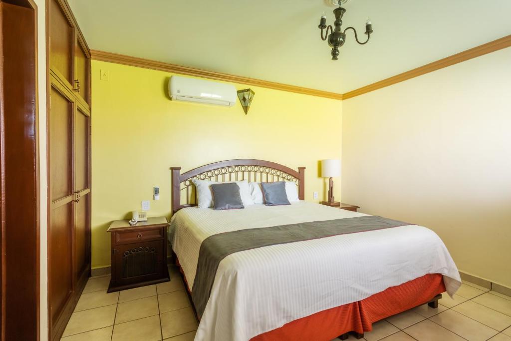 Двухместный (Улучшенный двухместный номер с 1 кроватью) отеля Hotel Angel Inn, Оахака-де-Хуарес