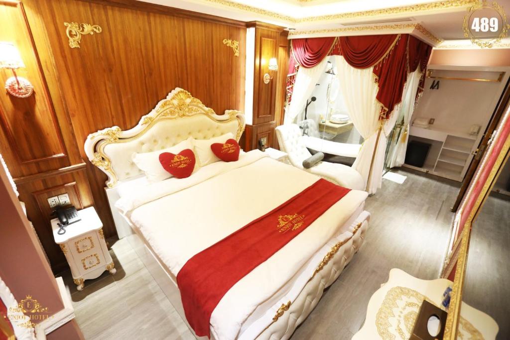 Двухместный (Номер с кроватью размера «king-size»), Enjoy Hotel 6B