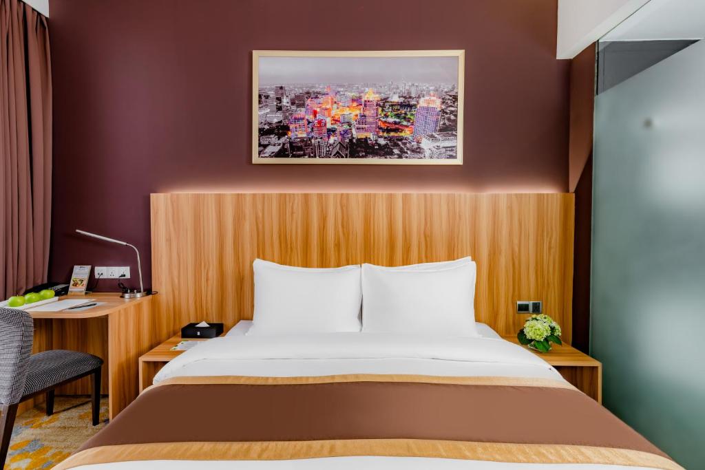 Двухместный (Deluxe King Room River View or City View with Free Minibar), Bay Hotel Ho Chi Minh