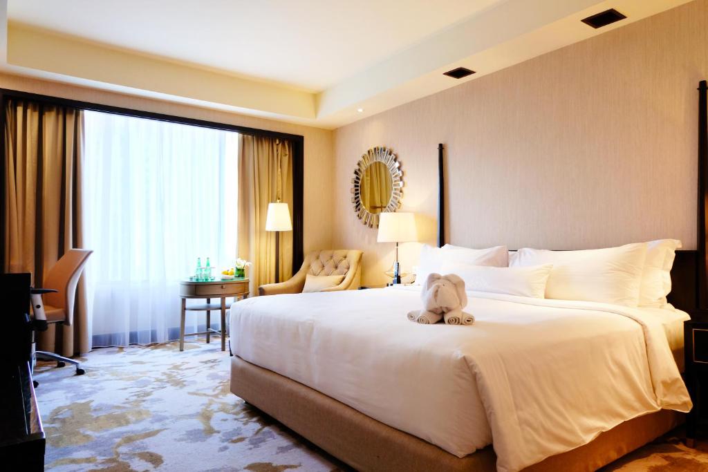 Двухместный (Двухместный номер Делюкс с 1 кроватью или 2 отдельными кроватями) отеля AYANA Midplaza JAKARTA, Джакарта
