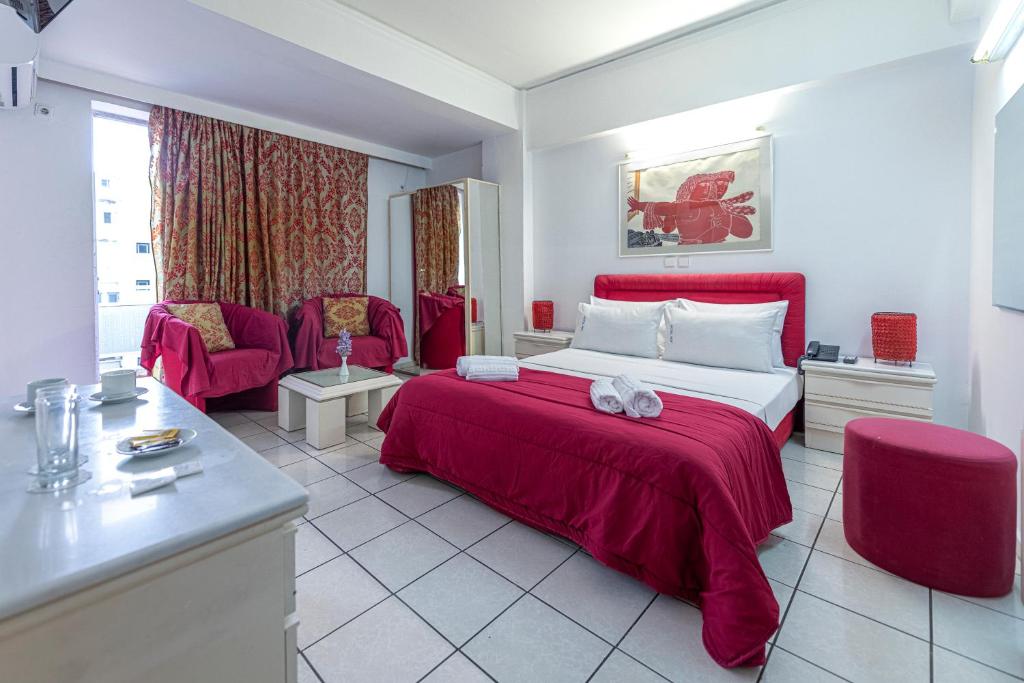 Двухместный (Двухместный номер Делюкс с 1 кроватью) отеля ROY Hotel, Афины
