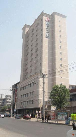 Отель Jinjiang Inn Shenyang North Station, Шэньян