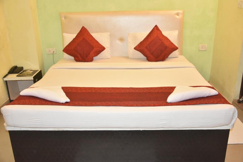 Двухместный (Двухместный номер Делюкс с 1 кроватью) отеля HOTEL YUG RESIDENCY, Варанаси