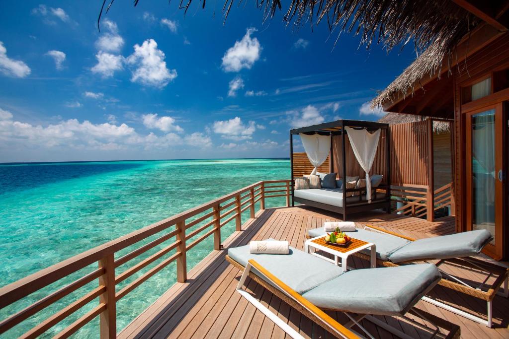 Трехместный (Вилла на воде) курортного отеля Baros Maldives, Барос