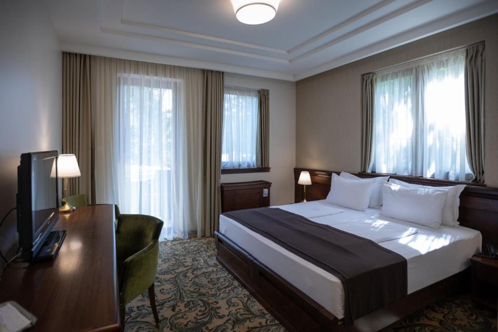 Двухместный (Двухместный номер с 1 кроватью и балконом) отеля Garni Hotel Palić Resort, Палич