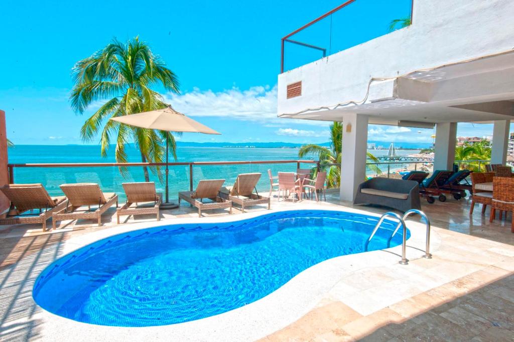 Сьюит (Four-Bedroom Suite with private pool and chef service), Vallarta Shores Beach Hotel