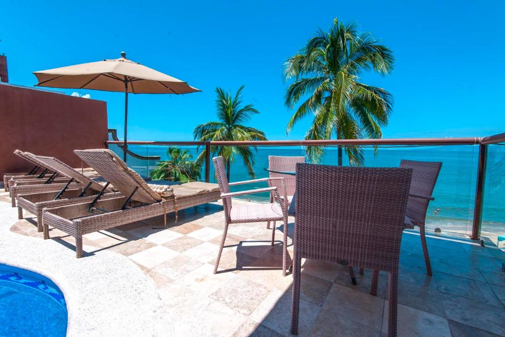 Сьюит (Four-Bedroom Suite with private pool and chef service), Vallarta Shores Beach Hotel