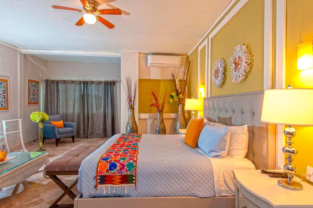 Сьюит (Four-Bedroom Suite with private pool and chef service), Vallarta Shores Beach Hotel