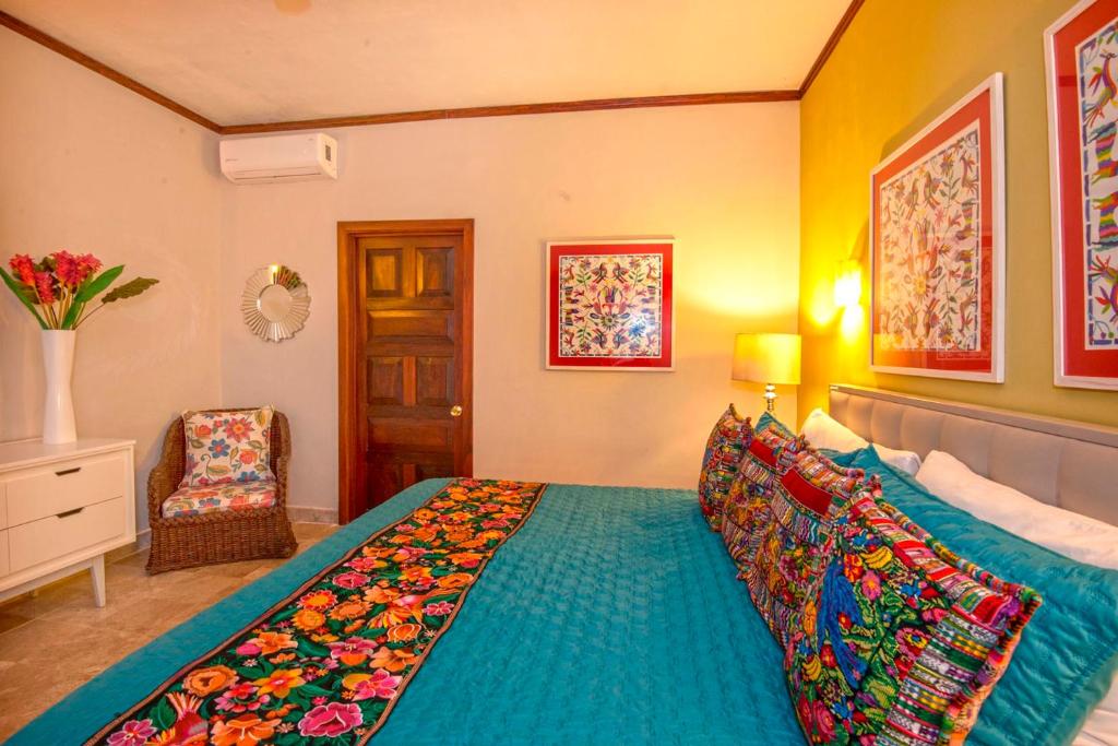 Сьюит (Four-Bedroom Suite with private pool and chef service), Vallarta Shores Beach Hotel