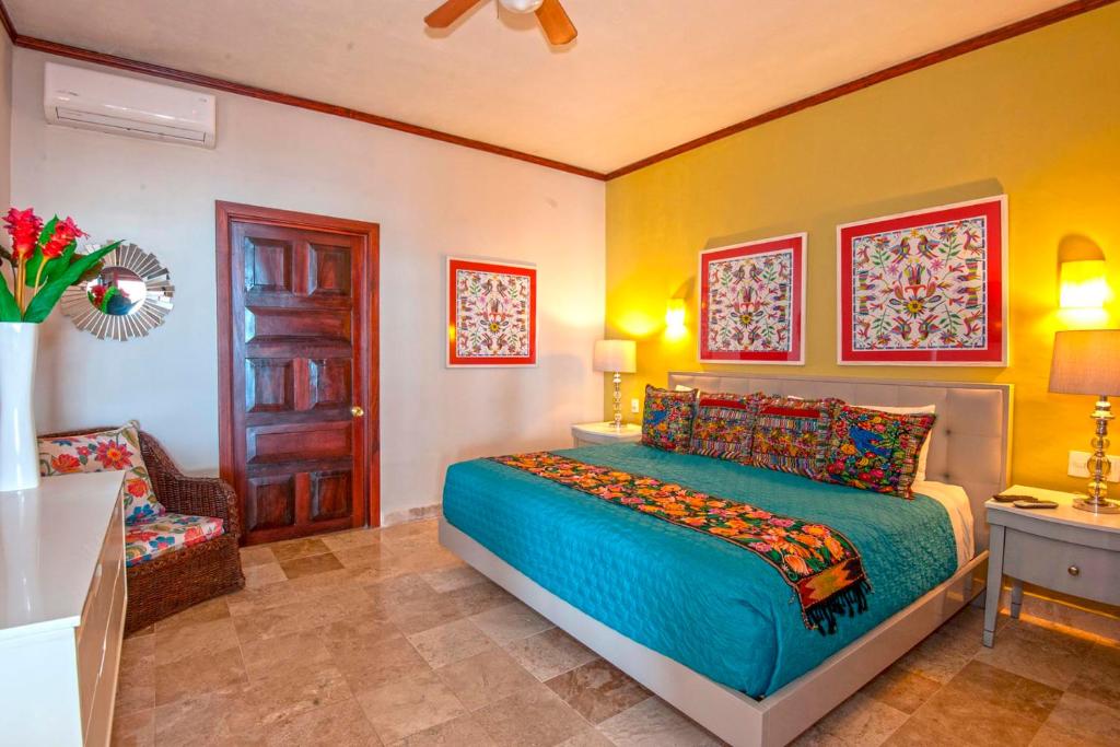 Сьюит (Four-Bedroom Suite with private pool and chef service), Vallarta Shores Beach Hotel