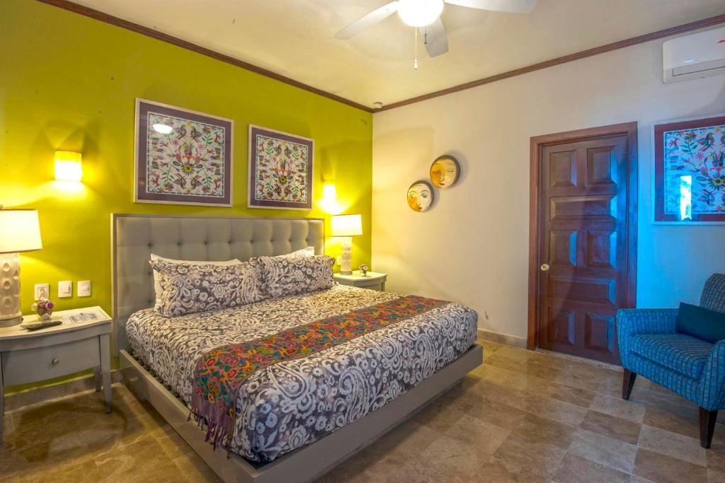 Сьюит (Four-Bedroom Suite with private pool and chef service), Vallarta Shores Beach Hotel