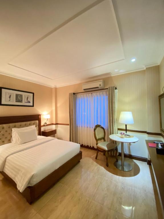 Двухместный (Стандартный двухместный номер с 1 кроватью) апарт-отеля Central Hotel & Residences, Хошимин