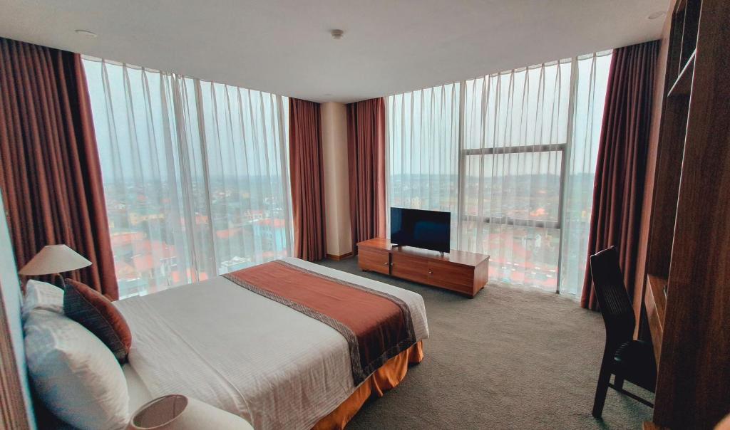 Сьюит (Представительский люкс) отеля Muong Thanh Dien Chau Hotel, Винь