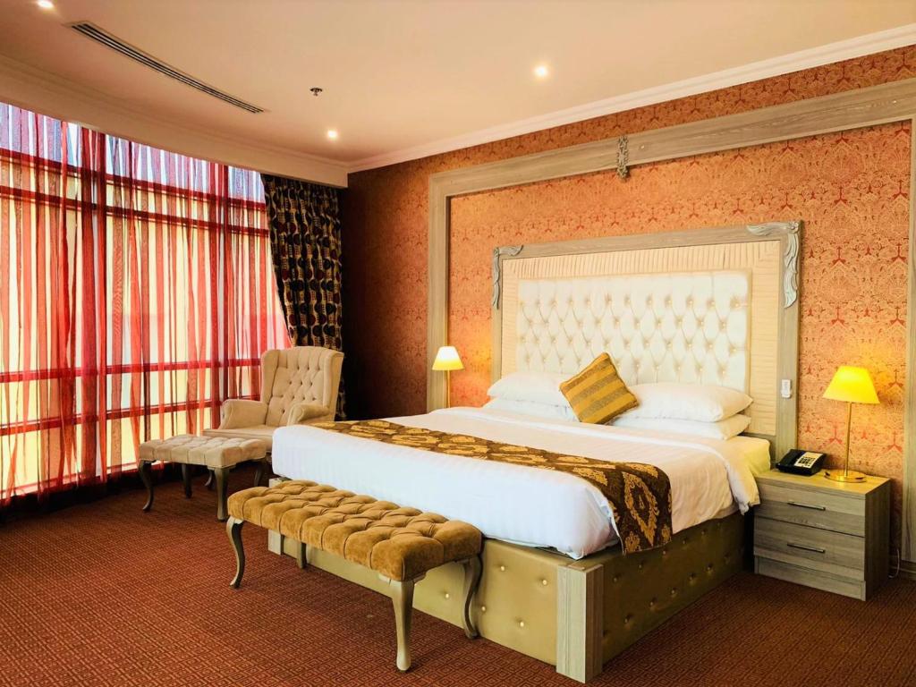 Сьюит (Представительский люкс) отеля Sapphire Plaza Hotel, Доха