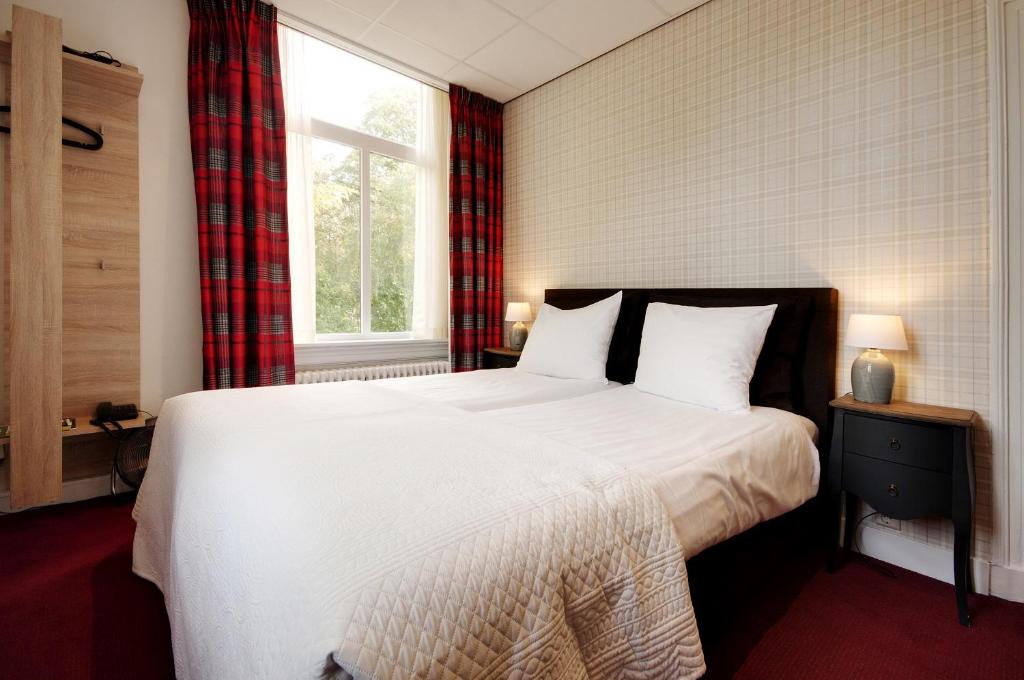 Двухместный (Двухместный номер эконом-класса с 2 отдельными кроватями) отеля Boetiek Hotel BonAparte Lochem, Арнем