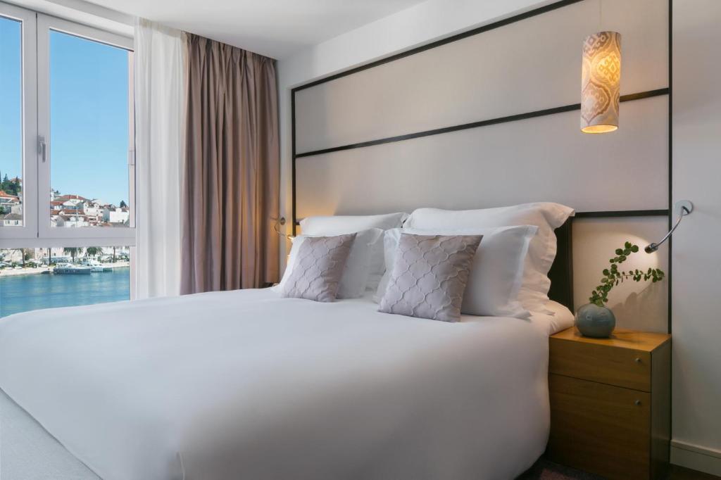 Двухместный (Улучшенный номер с видом на море) отеля Adriana Hvar Spa Hotel, Хвар