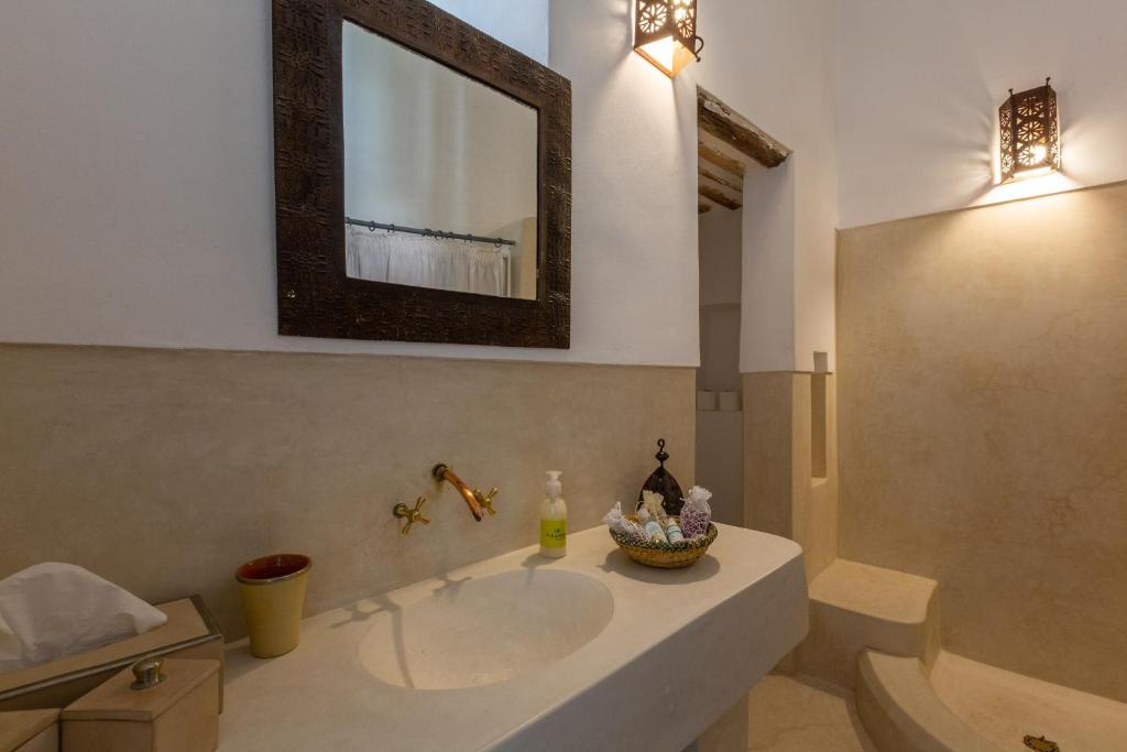 Двухместный (Kinshasa Double Room), Riad Tchaikana