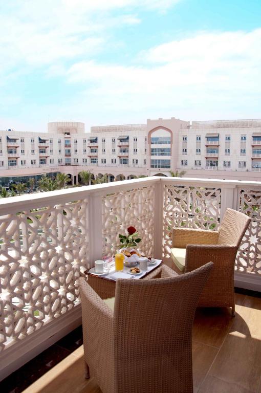 Сьюит (Представительский люкс с балконом), Salalah Gardens Hotel