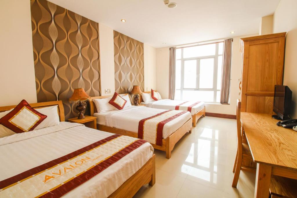 Трехместный (Улучшенный трехместный номер) отеля Avalon Da Nang Hotel, Дананг