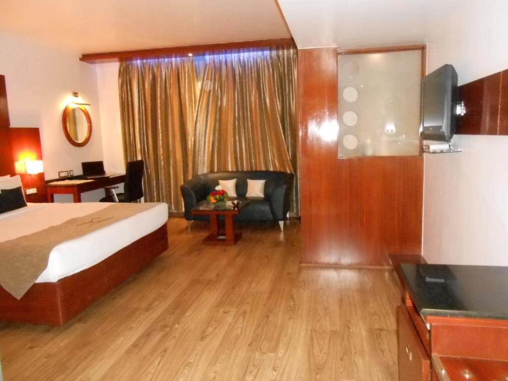 Двухместный (Клубный двухместный номер с 1 кроватью) отеля Citrine, Бангалор