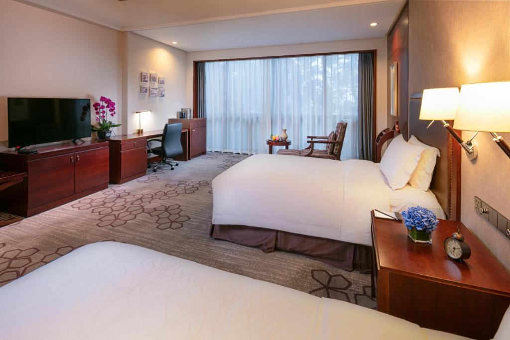 Двухместный (Двухместный номер Делюкс с 1 кроватью и видом на реку) отеля Jin Jiang International Hotel Xi'an, Сиань