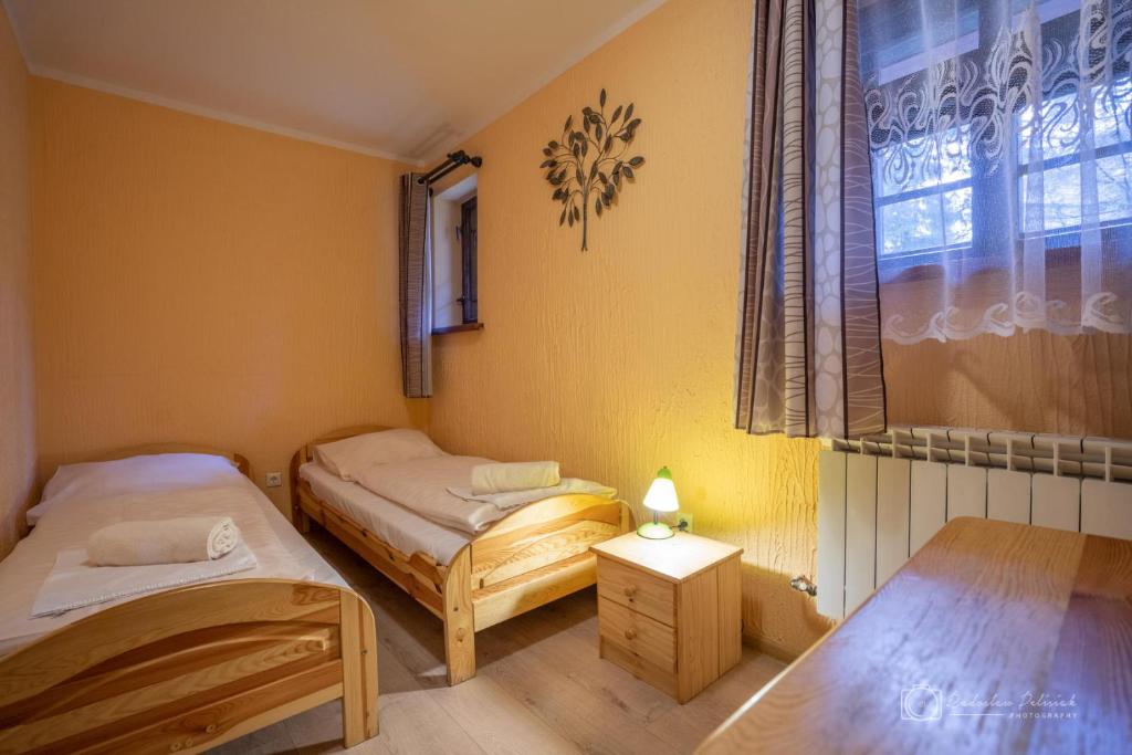 Двухместный (Двухместный номер с 1 кроватью и собственной ванной комнатой) отеля Gospoda Graniczna Bombaj, Шклярска-Поремба