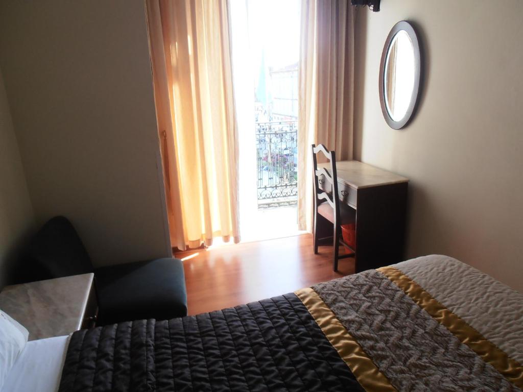 Двухместный (Двухместный номер с 1 кроватью и видом на город) отеля Hotel S. Marino, Порту