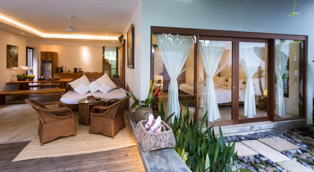 Вилла (Superior Two-Bedroom Villa with Private Pool and Free Benefit), De Ubud Villas & Spa