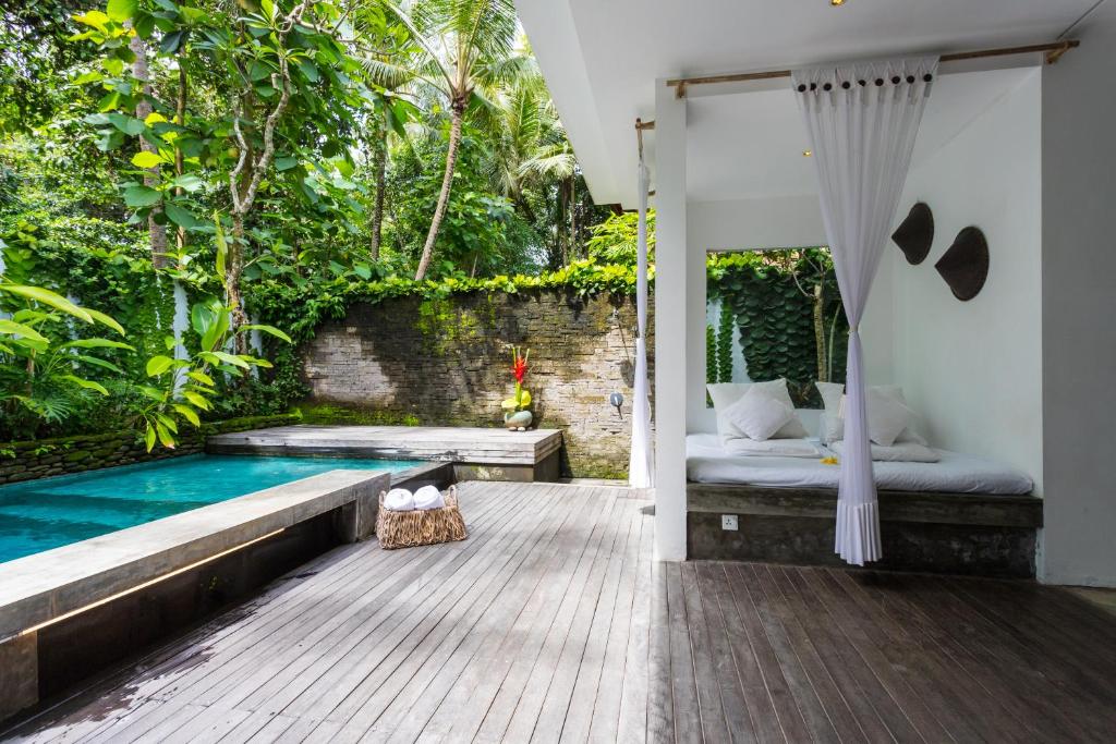 Вилла (Superior Two-Bedroom Villa with Private Pool and Free Benefit), De Ubud Villas & Spa