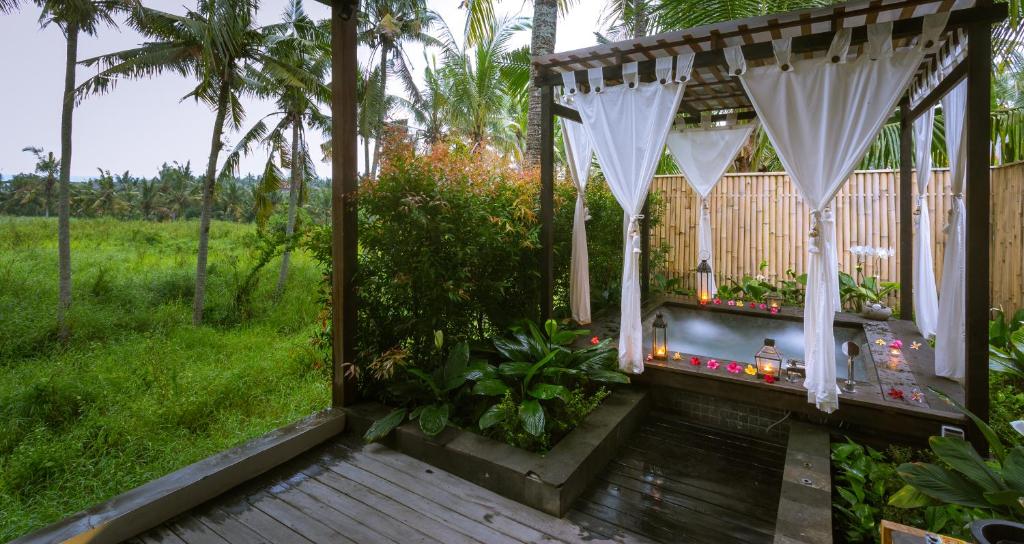 Вилла (Superior Two-Bedroom Villa with Private Pool and Free Benefit), De Ubud Villas & Spa