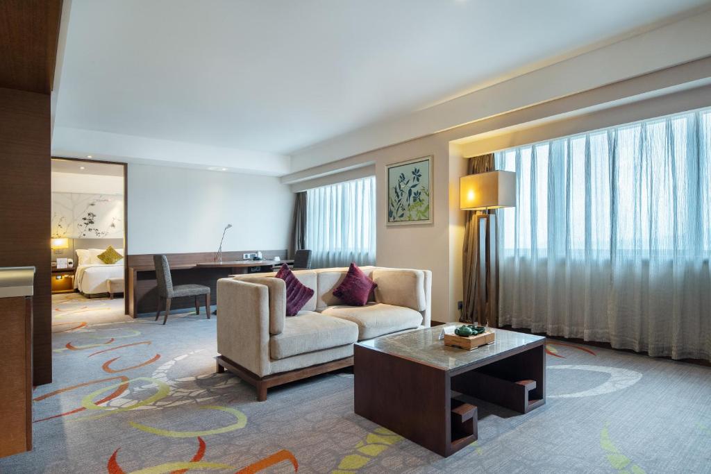 Двухместный (1 King 1 Bedroom Ste City View lounge Access), Crowne Plaza Guangzhou City Centre