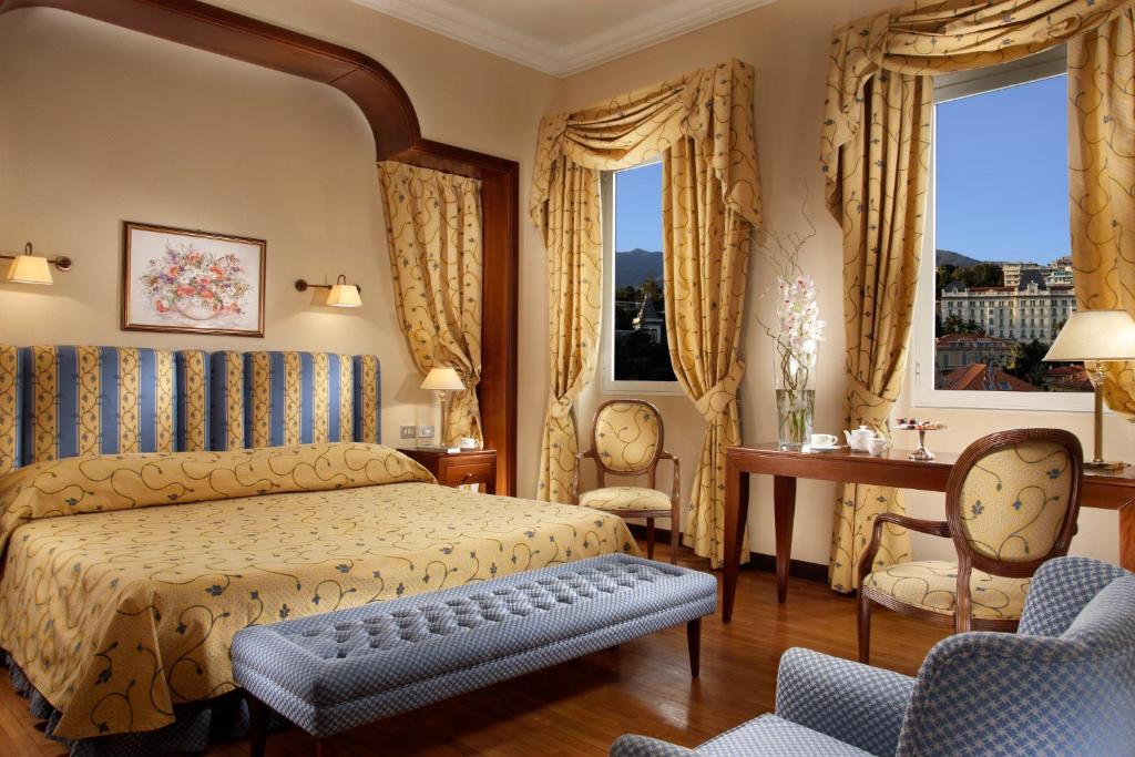 Двухместный (Классический двухместный номер с 1 кроватью или 2 отдельными кроватями, вид на горы) отеля Royal Hotel Sanremo, Сан-Ремо