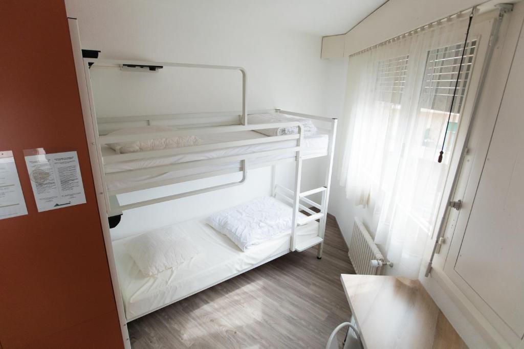 Номер (Кровать в общем 4-местном номере для мужчин и женщин), City Hostel Geneva