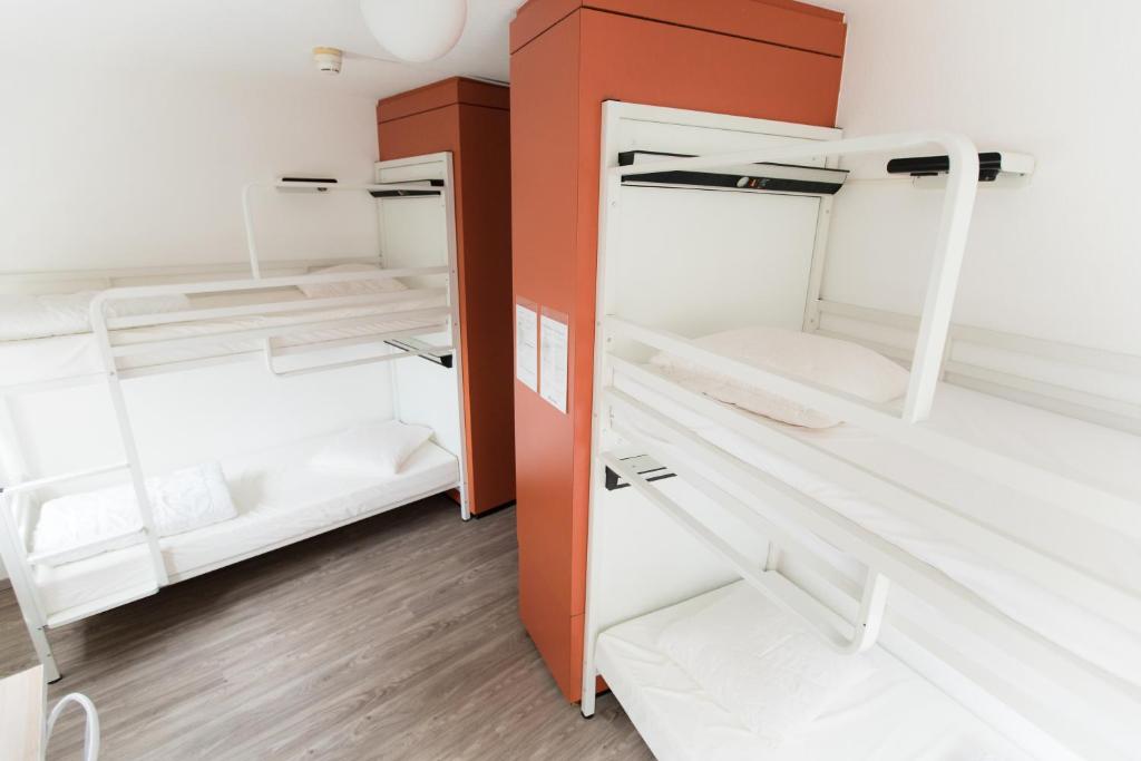 Номер (Кровать в общем 4-местном номере для мужчин и женщин), City Hostel Geneva