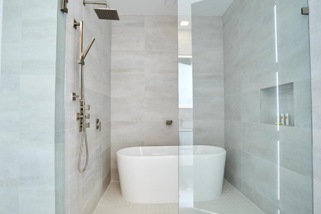 Сьюит (Суперлюкс с кроватью размера 