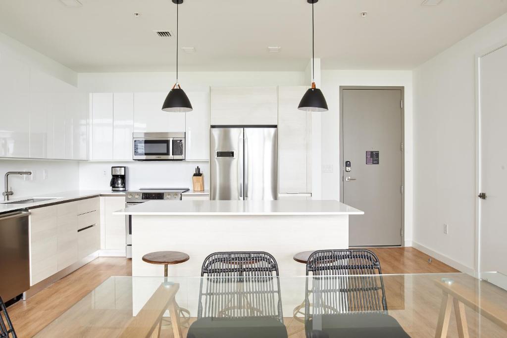 Сьюит (Суперлюкс с кроватью размера 