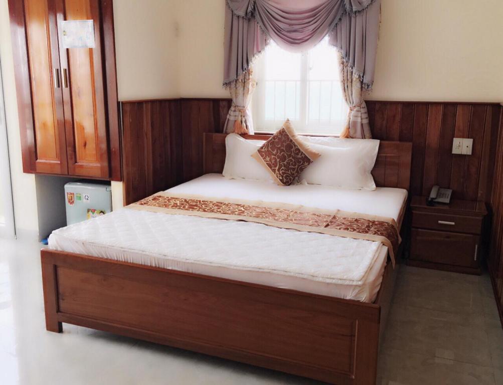 Двухместный (Стандартный двухместный номер с 1 кроватью) хостела Hoang Son Hotel, Нячанг