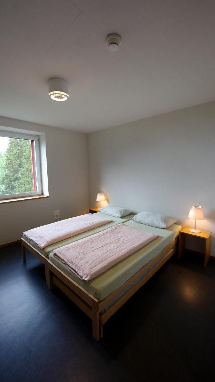 Одноместный (Одноместный номер с ванной комнатой) хостела Valbella-Lenzerheide Youth Hostel, Ленцерхайде