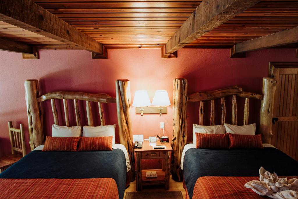Сьюит (Стандартный люкс) отеля Best Western PLUS The Lodge At Creel Hotel & Spa, Эстасьон-Креэль