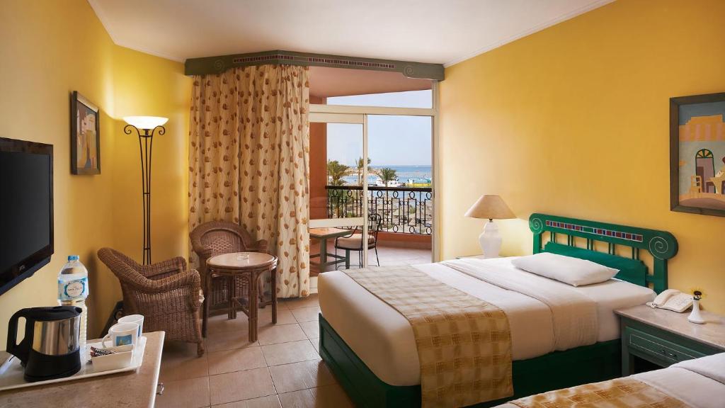 Двухместный (Стандартный двухместный номер с 1 кроватью и частичным видом на море) курортного отеля Giftun Azur Resort, Хургада