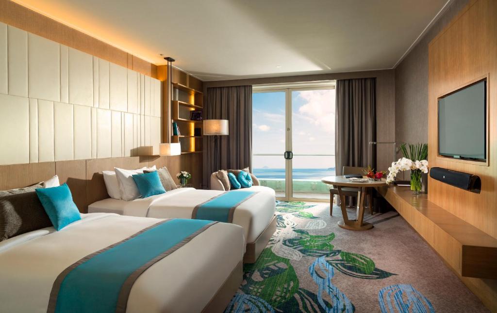 Двухместный (Клубный двухместный номер с 2 отдельными кроватями и видом на океан) курортного отеля InterContinental Nha Trang, Нячанг