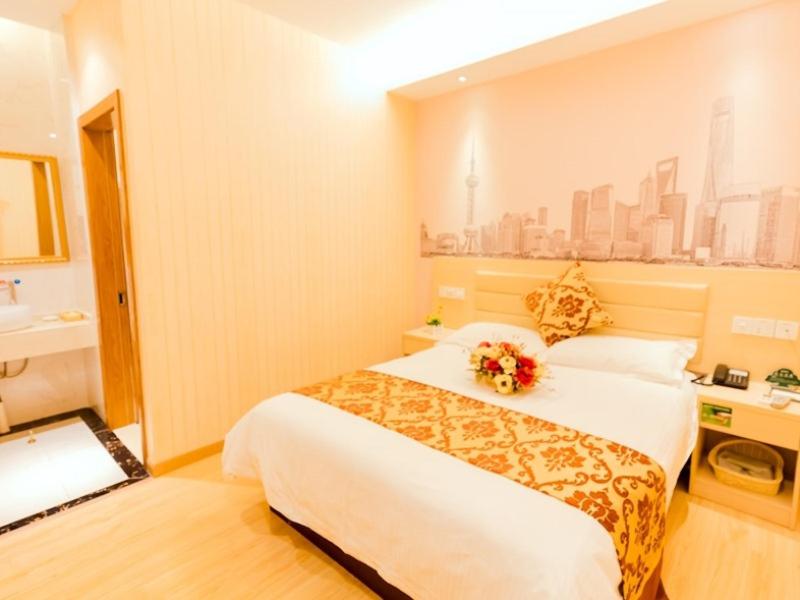 Двухместный (Для граждан материкового Китая - Двухместный номер с 1 кроватью) отеля Greentree Inn Shanghai Caoan Road Textile Express Hotel, Шанхай
